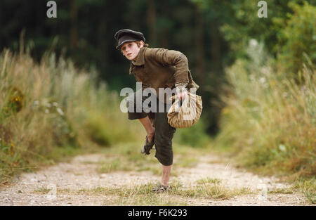 5. Juli 2005; Hollywood, Kalifornien, USA; Bild vom Direktor Polanskis Familiendrama "Oliver Twist" Darsteller BARNEY CLARK als Oliver Twist. Obligatorische Credit: Foto von Sony Pictures Entertainment. (Ac) Copyright 2005 mit freundlicher Genehmigung von Sony Pictures Stockfoto