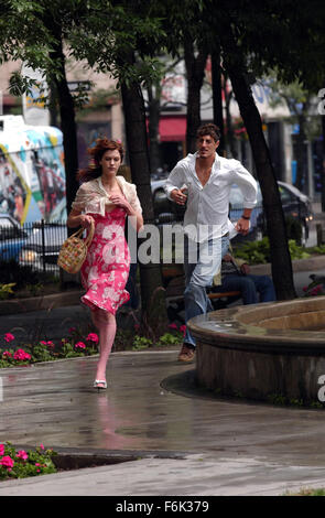 Sep 10, 2005; Toronto, ON, Kanada; LAUREN LEE SMITH als Leila und ERIC BALFOUR als David in der dramatischen Film "Lüge mit mir" unter der Regie von Clement Virgo. Obligatorische Credit: Foto von ThinkFilm. (c) Copyright 2005 von mit freundlicher Genehmigung von ThinkFilm Stockfoto