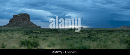 Regen-Panorama der Fajada Butte Stockfoto