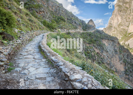 Inka Ruinen in der Nähe von Ollantaytambo, Peru. Stockfoto