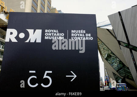 Ein Zeichen außerhalb der Royal Ontario Museum in Toronto. Stockfoto