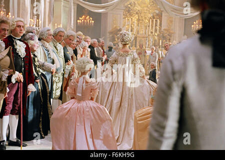 Datum der Freigabe: 20. Oktober 2006. FILMTITEL: Marie Antoinette. STUDIO: Columbia Pictures. PLOT: Die Nacherzählung von Frankreich ist ikonischen aber unglücklichen Königin Marie Antoinette. Von ihrer Verlobung und Heirat mit Louis XVI um 15 Uhr zu ihrer Regierungszeit als Königin um 19 Uhr und ihrer Enthauptung 1793 im Alter von 38 Jahren. IM BILD:. Stockfoto