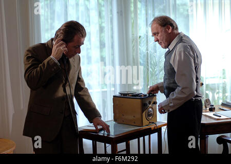 Erscheinungsdatum: 14. Dezember 2007. FILMTITEL: Jugend ohne Jugend. STUDIO: Sony Pictures Classics. PLOT: Eine Liebesgeschichte in ein Geheimnis gehüllt. In Europa vor dem WWII, zaghaft Professor wird durch ein verhängnisvolles Ereignis geändert und erkundet die Geheimnisse des Lebens. Bild: Szene aus dem Film. Stockfoto