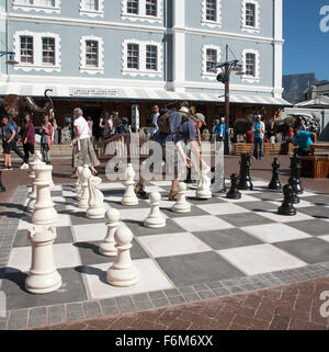 Spieler genießen eine Partie Straße an der Waterfront in Kapstadt Südafrika Stockfoto