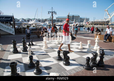 Spieler genießen eine Partie Straße an der Waterfront in Kapstadt Südafrika Stockfoto