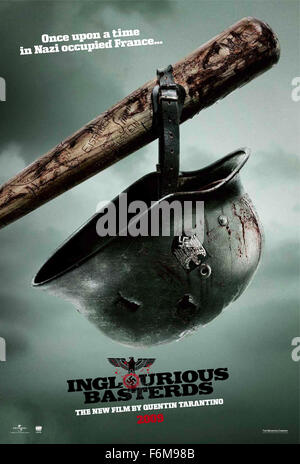 Datum der Freigabe: 21. August 2009. FILMTITEL: Inglourious Basterds. STUDIO: Universal Pictures. PLOT: Im Nazi-besetzten Frankreich während des zweiten Weltkriegs, eine Gruppe jüdisch-amerikanischer Soldaten bekannt als "The Basterds" gewählt werden, speziell um Angst während des Dritten Reiches durch scalping und brutal zu verbreiten töten Nazis. Die Basterds kreuzen sich bald mit einer Französisch-jüdischen Teenager-Mädchen, der ein Kino in Paris ausgeführt wird, die von den Soldaten ausgerichtet ist. Im Bild: Filmplakat. Stockfoto