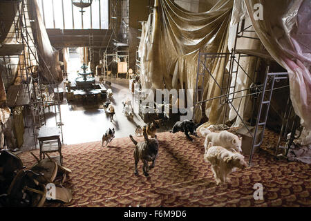 Datum der Freigabe: 16. Januar 2009. FILMTITEL: Hundehotel. STUDIO: DreamWorks SKG. PLOT: Zwei Kinder heimlich in neun streunende Hunde in einem leeren Haus statt. Bild: Filmszene. Stockfoto