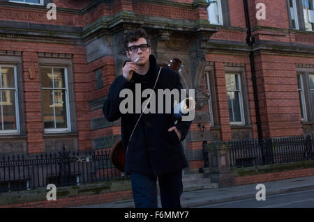 Erscheinungsdatum: 8. Oktober 2010. FILMTITEL: Nowhere Boy. STUDIO: Ecosse Filme. PLOT: Eine Chronik von Lennons Kindheit. Im Bild: AARON JOHNSON als John Lennon. Stockfoto