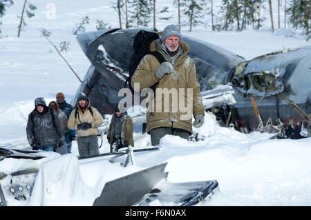 Erscheinungsdatum: 27. Januar 2012 Film Titel: The Grey STUDIO: Open Road Films Direktor: Joe Carnahan PLOT: Nachdem ihre in Alaska Flugzeugabsturz, sechs Ölarbeiter werden von einem erfahrenen Jäger überleben geführt, aber ein Wolfsrudel gnadenlos ihr jeden Schritt verfolgt. Im Bild: LIAM NEESON als Ottway (Credit: C Landstraße Filme/Unterhaltung Bilder) Stockfoto