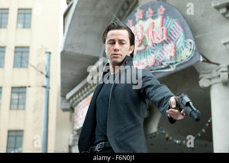 Erscheinungsdatum: 28. September 2012 Film Titel: Looper STUDIO: TriStar Bilder Direktor: RIAN JOHNSON PLOT: eine Killer, der arbeitet für der Mob der Zukunft man seine erkennt Ziele als seine Zukunft selbst Bild: JOSEPH GORDON-LEVITT als Joe (Credit Bild: C TriStar Pictures/Entertainment Pictures) Stockfoto