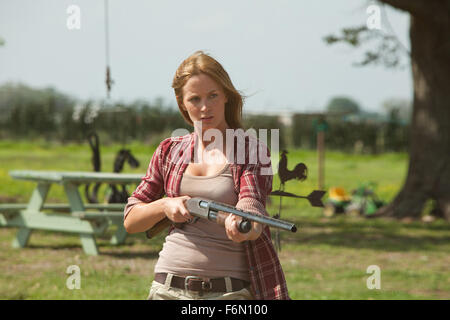 Erscheinungsdatum: 28. September 2012 Film Titel: Looper STUDIO: TriStar Bilder Direktor: Rian Johnson PLOT: eine Killer, der arbeitet für der Mob der Zukunft man seine erkennt Ziele als seine Zukunft selbst Bild: EMILY BLUNT als Sara (Credit Bild: C TriStar Pictures/Entertainment Pictures) Stockfoto