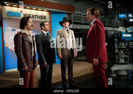 Datum der Freigabe: 20. Dezember 2013.TITLE: Anchorman 2: The Legend Continues.STUDIO: Paramount Pictures.DIRECTOR: Adam McKay.PLOT: San Diego am besten bewerteten Zeitungsmann, Ron Burgundy, kehrt mit der 70er Jahre hinter ihm, um New York erste 24-Stunden-Nachrichtensender im Sturm zu erobern... Im Bild: PAUL RUDD als Brian Fantana, STEVE CARELL als Ziegel Tamland, DAVID KOECHNER als Champ Art und WILL FERRELL als Ron Burgundy. (Credit: Paramount Pictures/Entertainment Bilder) Stockfoto