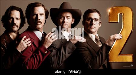 Datum der Freigabe: 20. Dezember 2013.TITLE: Anchorman 2: The Legend Continues.STUDIO: Paramount Pictures.DIRECTOR: Adam McKay.PLOT: San Diego am besten bewerteten Zeitungsmann, Ron Burgundy, kehrt mit der 70er Jahre hinter ihm, um New York erste 24-Stunden-Nachrichtensender im Sturm zu erobern... Im Bild: PAUL RUDD als Brian Fantana, STEVE CARELL als Ziegel Tamland, DAVID KOECHNER als Champ Art und WILL FERRELL als Ron Burgundy. (Credit: C Paramount Pictures/Entertainment Bilder) Stockfoto