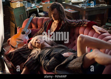 4. Februar 2014 links - Hollywood, USA - nur Liebhaber lebendig (2013)... TOM HIDDLESTON, TILDA SWINTON... JIM JARMUSCH (DIR).  (Bild Kredit: C Gesicht zu Gesicht/Unterhaltung Bilder) Stockfoto