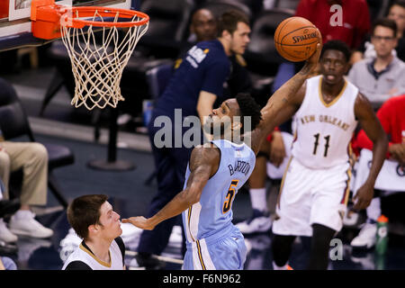 New Orleans, LA, USA. 17. November 2015. Denver Nuggets vorwärts Will Barton (5) tunkt den Ball während einer NBA-Basketball-Spiel zwischen den Denver Nuggets und New Orleans Pelikane im Smoothie King Center in New Orleans, Louisiana Denver Nuggets besiegt New Orleans Pelikane 115-98. Stephen Lew/CSM/Alamy Live-Nachrichten Stockfoto