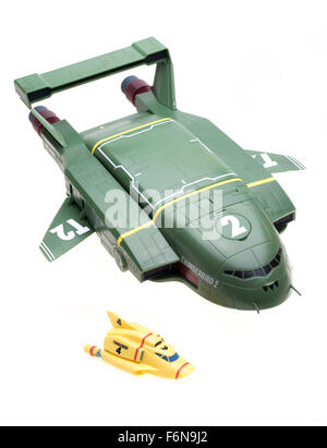 Thunderbird 2 & 4 Toy (2015) von Takara Tomy aus der klassischen britischen TV show von 1964-1966 Thunderbirds Stockfoto