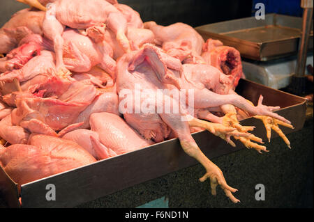 Das Bild der Chicken Shop aufgenommen in Crawford Market, Mumbai, Indien Stockfoto