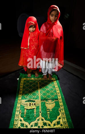 Kinder beten, jodhpur, rajasthan, indien, asien, herr#786 Stockfoto