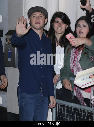 London, UK, 12. November 2015: Niall Horan gesehen bei BBC Maida Vale Studios nach der Live Lounge in London Stockfoto