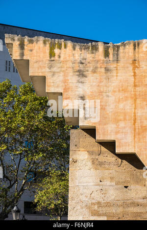 Denkmal für katalanische Politiker Francesc Macià des Bildhauers Josep Maria Subirachs an Plaça de Catalunya. Barcelona, Spanien. Stockfoto