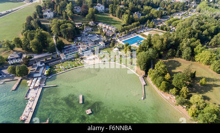 Gmunden, Österreich, Badestrand / Strandbad in Gmunden Österreich - Blick von der Toscanapark Stockfoto