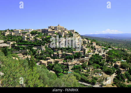 Gordes mittelalterlichen Dorf erbaut auf einem Felsen-Hügel im Luberon, Provence Cote Azur Region, Frankreich. Stockfoto