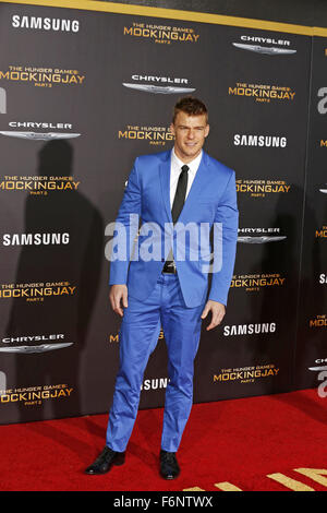 17. November 2015 - Los Angeles, Kalifornien, USA - Alan Ritchson. Tribute von Panem - Mockingjay Teil2 Premiere. Los Angeles, Kalifornien. 16. November 2015 (Kredit-Bild: © Roger Harvey/Globe Fotos über ZUMA Draht) Stockfoto