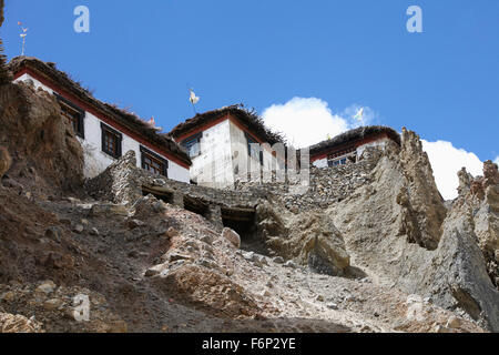 SPITI VALLEY - dhankar Kloster Blick von außen Fort Kloster auf einem 300 Meter hohen gebaut mit Blick auf den Zusammenfluss von Spiti und Stift Flüsse Sporn Stockfoto