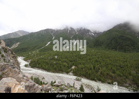 SPITI VALLEY - Ansichten von Chitkul Dorf auf Weg in Rakchham Dorf im Sangla und Rakchham Tal Himachal Pradesh, Indien Stockfoto