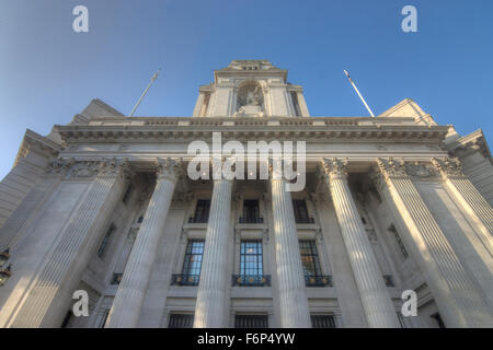 Alter Hafen von London Gebäude vier Saison Hotel Ten Trinity Square Stockfoto