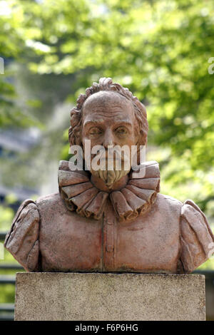 Miguel de Cervantes Saavedra in Albacete, Spanien-Denkmal. Parque Abelardo Sanchez. Stockfoto