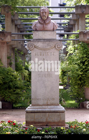 Miguel de Cervantes Saavedra in Albacete, Spanien-Denkmal. Parque Abelardo Sanchez. Stockfoto