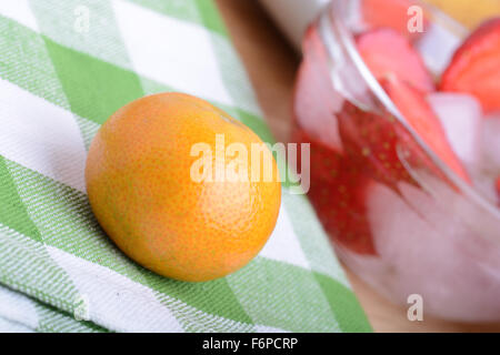 Mandarin und Erdbeerscheiben als Health Food Konzept Stockfoto