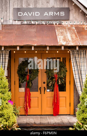 Alte Scheune und Galerie des Künstlers David Arme in Leipers Gabel, Tennessee. Stockfoto