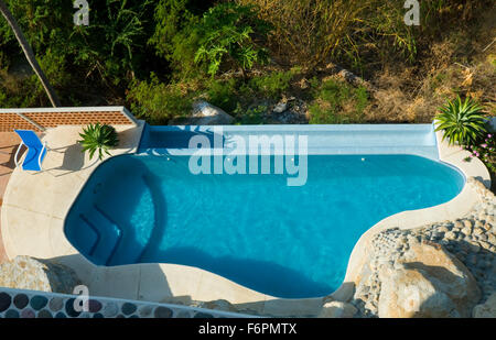 Der Pool im tropischen Land Luft Stockfoto