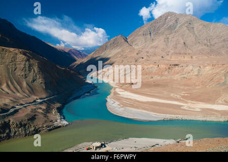 Zusammenfluss von Zanskar und Indus - Leh, Ladakh, Indien Stockfoto