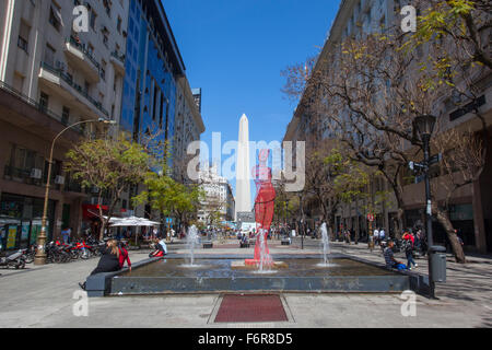 Buenos Aires Obelisk aus AV. Präs Roque Sáenz Peña (Diagonal Norte). Argentinien. Stockfoto