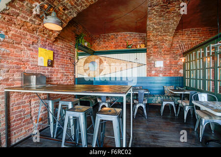 Sankt Petersburg, Russland - 28. Juli 2014.  "ButerBrodskyBar" ist eine ästhetische Likör-Bar. Stockfoto