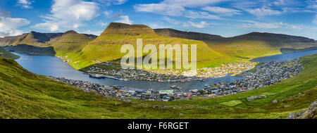 Panorama der Stadt Klaksvik auf Bordoy Island, Färöer, Dänemark Stockfoto