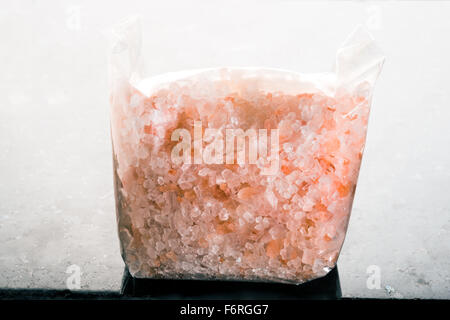 Rosa Himalaya-Salz, Himalaya, Feinschmecker, Gourmet-Salz, Essen, Zutat, Gewürz, Salz, teuer, wertvoll, Hintergrund-Exemplar, Stockfoto