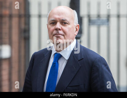 Iain Duncan Smith, Arbeits- und Rentenministerium Sekretär in der Downing Street für eine Kabinettssitzung Stockfoto