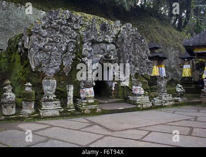 Goa Gajah Höhle in Ubud, Bali, Indonesien, Elefanten Form geschnitzt Fels Stockfoto