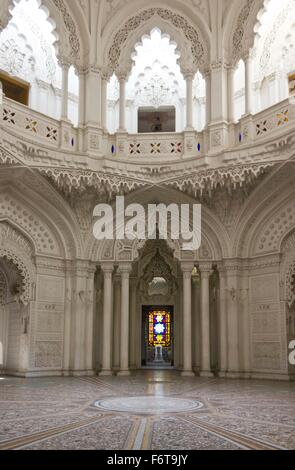 Reggello, Italien - 2. Mai 2015: White Room im sammezzano Schloss in Italien, im typisch marokkanischen Stil Stockfoto