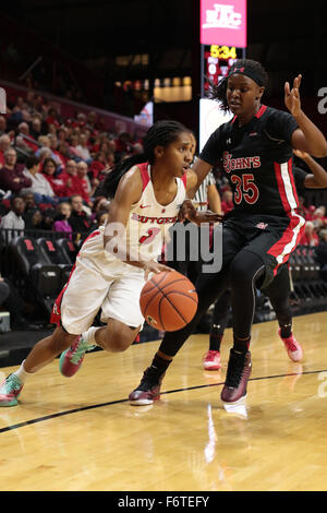 Piscataway, New Jersey, USA. 19. November 2015. Rutgers Guard, TYLER SCAIFE (3), fährt in den Korb gegen St. John's in einem Spiel bei der Rutgers Athletic Center in Piscataway, New Jersey. © Joel Plummer/ZUMA Draht/Alamy Live-Nachrichten Stockfoto