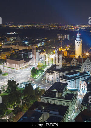 Deutschland, Sachsen, Leipzig, Luftaufnahme mit neuen Rathaus und St.-Trinitatis-Kirche Stockfoto