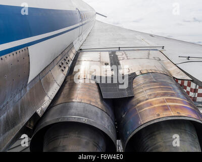 Rumpf und Triebwerken einer ausrangierten russischen Tupolev Tu-144 Überschall-Passagierflugzeug. Stockfoto