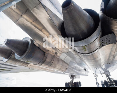 Triebwerke einer ausrangierten russischen Tupolev Tu-144 Überschall-Passagierflugzeug. Stockfoto