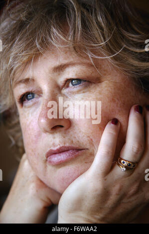 Porträt einer Frau mittleren Alters, Stockfoto