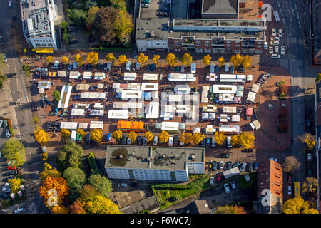 Stände mit Altenessen mit ECE und Altenessener Markt, Markttag, Markt, Essen, Ruhr und Umgebung, NRW, Deutschland Stockfoto