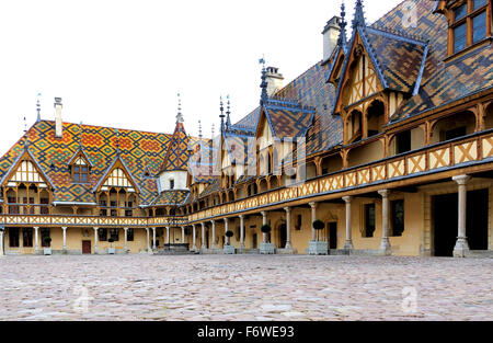 Beaune, Hotel-Dieu De Lyon, Frankreich, Krankenhaus, Außenaufnahme Stockfoto